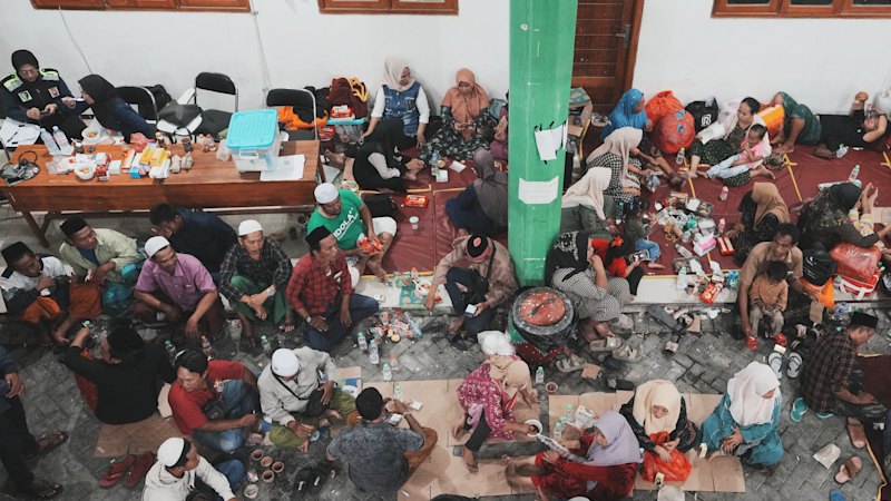 Hope fades for boys trapped in collapsed Indonesian boarding school