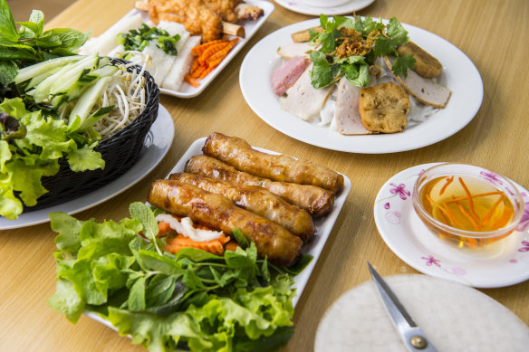 Spring rolls, sugar cane prawns, rice rolls with herbs and dipping sauce. 