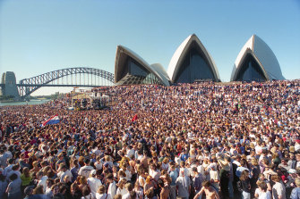 The biggest choir the Opera House has ever seen sent Crowded House up to the angels.