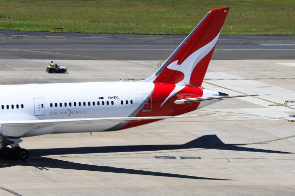 Qantas investigates engine failure after an incident while a plane was landing in Perth.