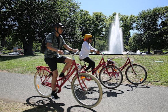 Percorrendo o Yarra sobre duas rodas… Dominio de Reyes.