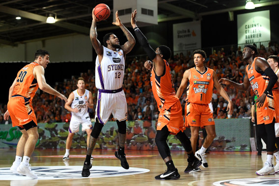 Jarell Martin goes to the basket in a dominant display for the Kings.