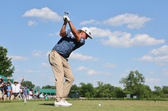 Cameron Smith tees off on the 16th, and leads the Memorial.