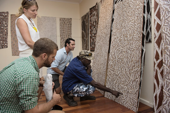 Visitors can learn about Aboriginal art with an artist.