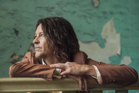 Bernard Fanning will headline the world's biggest indoor music gig since the pandemic, at Sydney's Qudos Bank Arena.