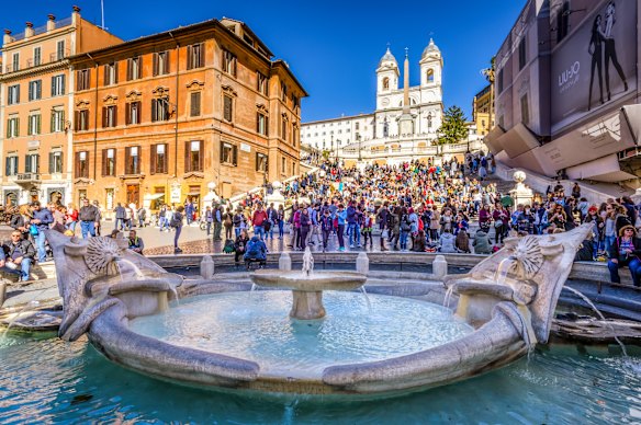 The Spanish Steps and the crowds.