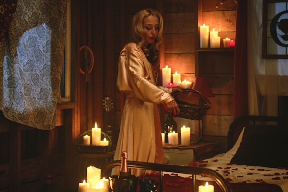 Anderson plays a reclusive actress reliving her “final girl” glory days.