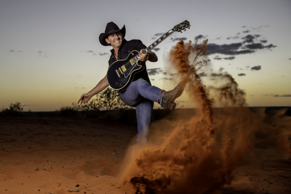 Lee Kernaghan will take part in CMC Rocks Your Yard this weekend.