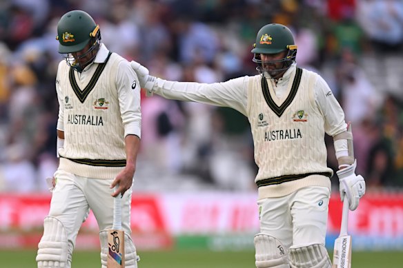 Aussie tailenders Mitch Starc, left, and Nathan Lyon resume the second innings tonight.