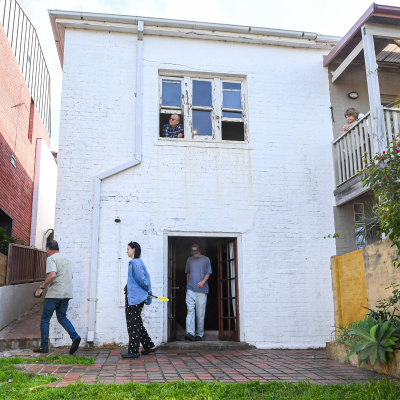 Young couple outbids 10 others for $3 million Bronte fixer-upper semi