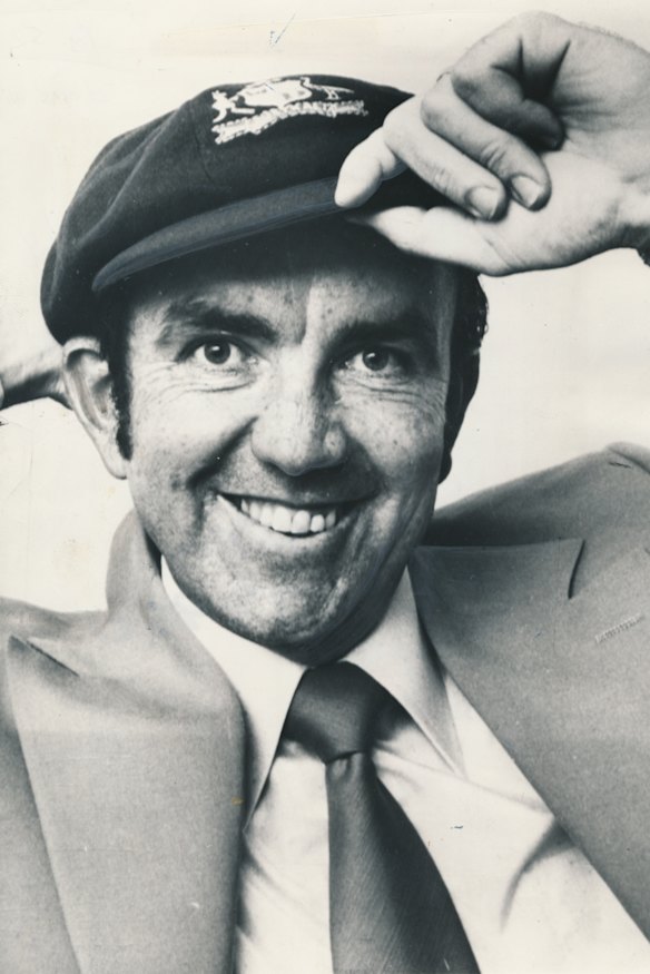 Simpson tries on a baggy green cap  after a 10-year absence from first-class cricket 1977.