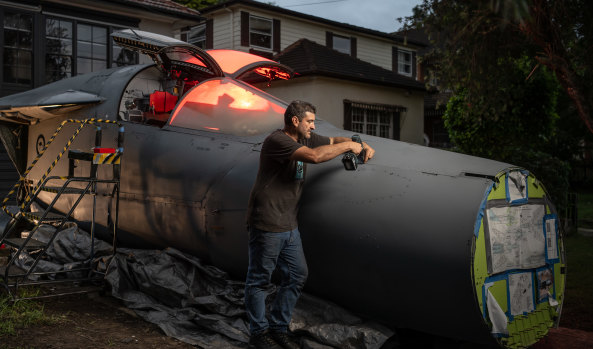 The Sydney man building an F-111 warplane on his driveway