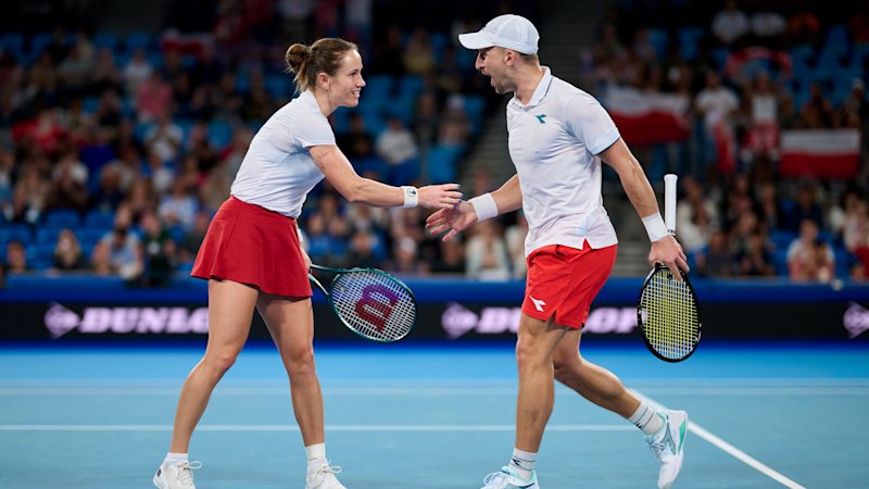 Poland vs. Switzerland: Hurkacz & Bencic Win Tennis Matches - News Directory 3