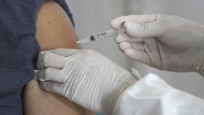 Pfizer’s COVID sales forecast wipes $21 billion off vaccine stocks