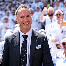 Fox Cricket and Kayo commentator Michael Vaughan – a former Ashes-winning England skipper – has some fun with the crowd.