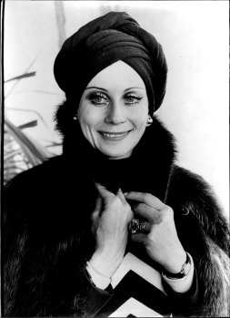 Miss Lucette Aldous, prima ballerina of The Australia Ballet, returned to Sydney on Saturday after a successful appearance at Expo 74, Washington. 
