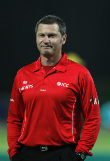 Former top umpire Simon Taufel.