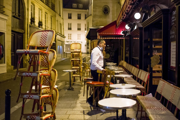 French cafes and restaurants are closed under the latest nationwide lockdown. Residents are only meant to leave their homes for "essential" purposes.