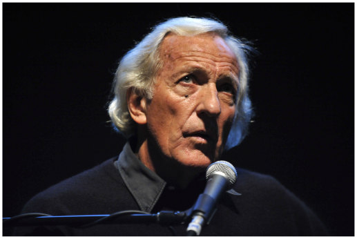 Journalist and author John Pilger speaks to students at the Melbourne Writers Festival in 2008.