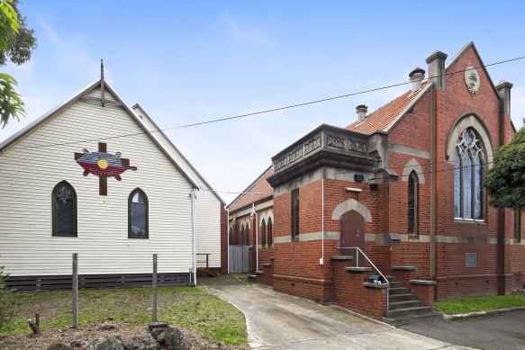 The Uniting Church has sold its Rossmoyne Street holding in Thornbury to the Presbyterians for $3.6 million.