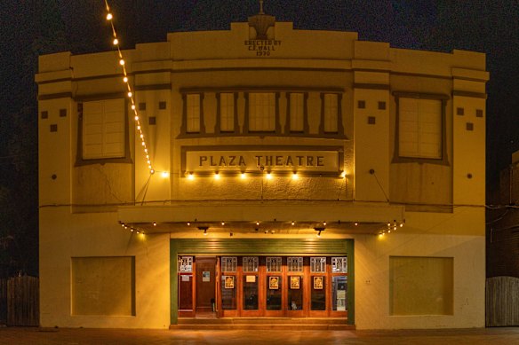 Um ex-residente de Coonamble doou US$ 600.000 para reformar o Plaza Theatre da cidade.
