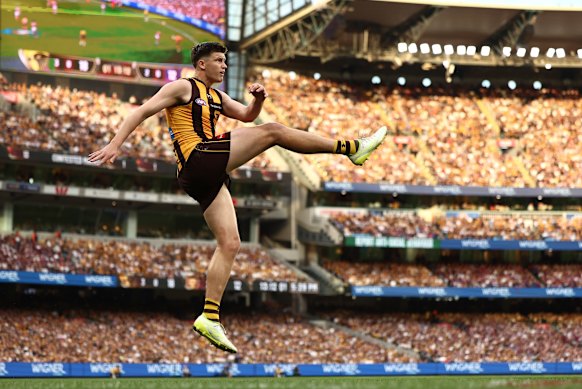 Mitch Lewis kicks for goal.