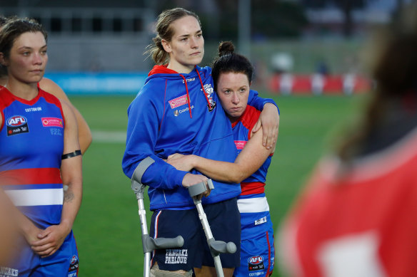 Isabel Huntington ruptured an ACL graft in her side’s season opener in season six.