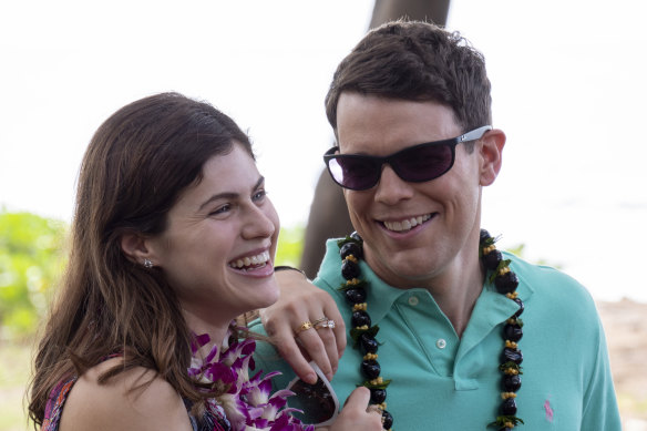 Alexandra Daddario and Jake Lacy as a newly married couple in The White Lotus.