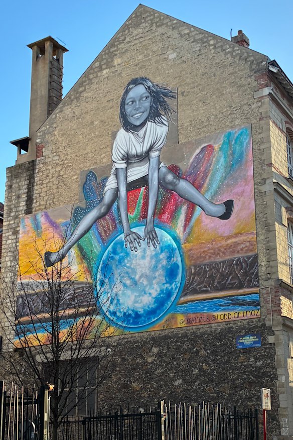 Ménilmontant is known for its street art.