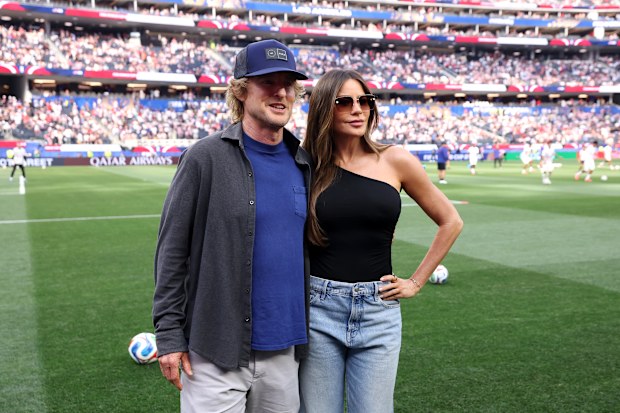 Sofia Vergara and Owen Wilson ran into each other at the game