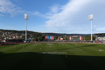 blundstone arena afl melbourne goalposts force north last match roos between caught hop there