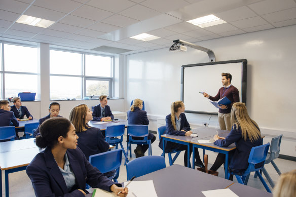 A new report by independent think tank the Grattan Institute found 15 per cent of almost 2250 teachers across the country had access to a bank of common high-quality curriculum materials for all their lessons.