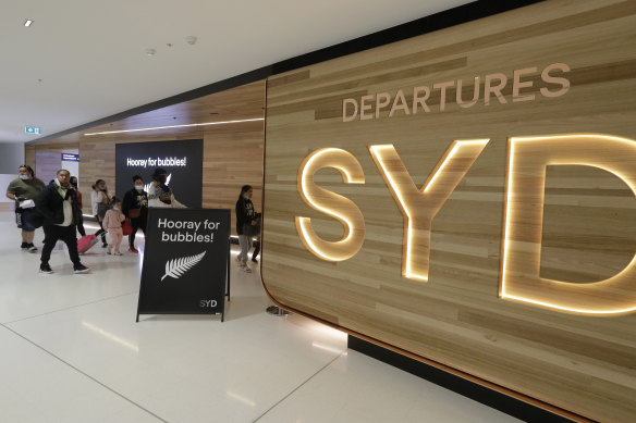 Sydney Airport has received a $8.25 per share takeover bid from a consortium of infrastructure investors. 
