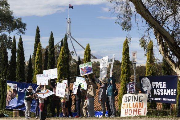 Supporters of Daniel Duggan protest at the US Embassy in Canberra in April.