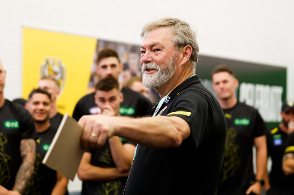 Neil Balme speaks to Richmond players before their loss to Gold Coast last weekend.