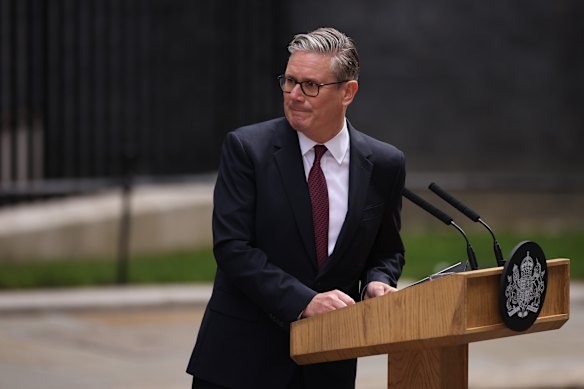 Starmer announces his resignation outside Number 10 Downing Street. 