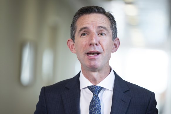 Simon Birmingham said the opposition does not support the decision to restore funding to UNRWA.