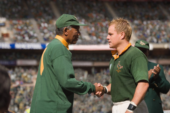 Morgan Freeman and Matt Damon in the movie Invictus, representing the moment Nelson Mandela presented Francois Pienaar with the 1995 Rugby World Cup.