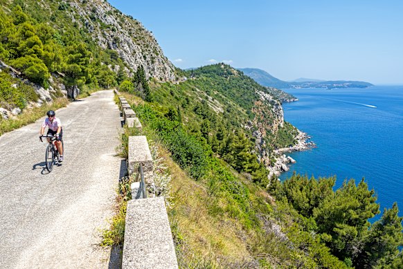 Viajar ao longo da costa não é uma trilha ferroviária típica.