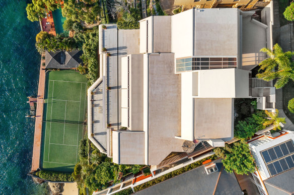 Edgewater was built as a single residence but converted into a duplex to be shared by the Moss and Brender families in 1985.