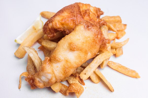 Which wines cut through the oiliness of takeaway fish and chips?