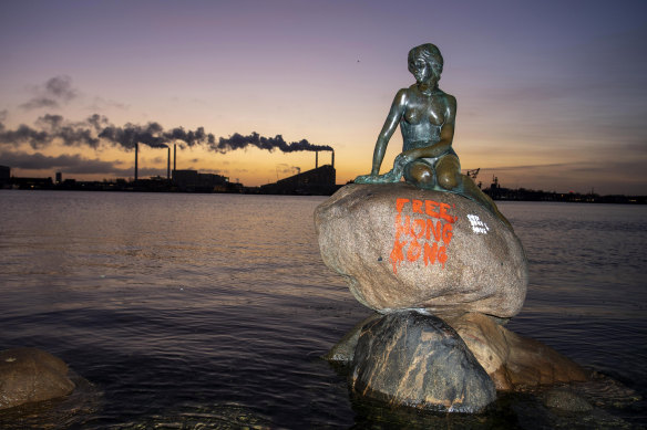 2020: The Little Mermaid statue with “Free Hong Kong” sprayed on the rock she sits on.