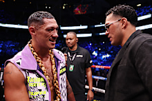 David Benavidez and Jai Opetaia face off.