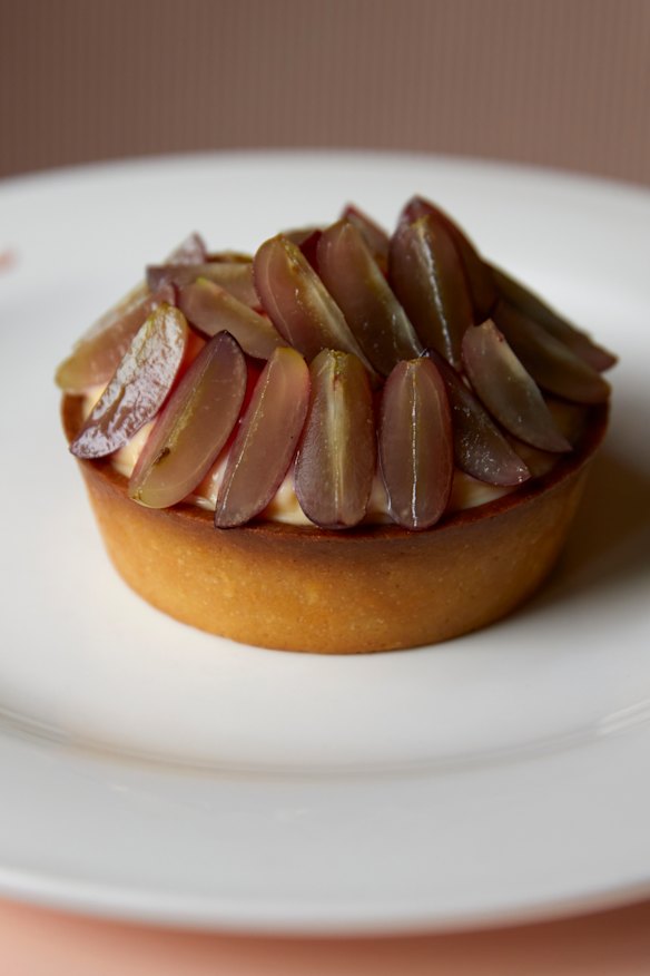 Roast sugar pudding, grapes and lemon curd.