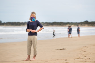 Geelong mayor Stephanie Asher says holidaymakers should consider visiting the beach at low tide to allow crowds to spread out. 