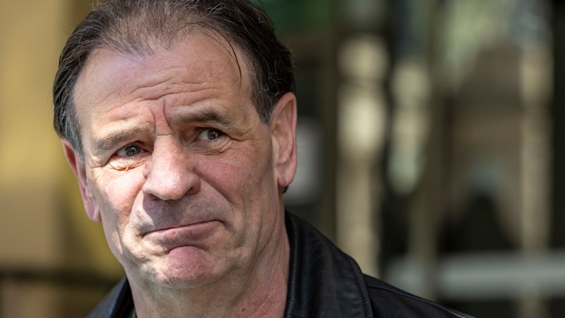 Setka and CFMEU-linked Tyrone Bell face fresh charges over court breaches and alleged falsified qualifications