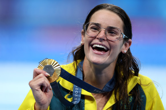 Aussie Kaylee McKeown has gone back-to-back in the women’s 100m backstroke to defend the gold medal she first won in Tokyo.