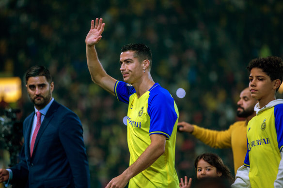 Cristiano Ronaldo greets his new fans in Saudi Arabia.