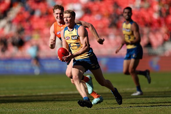 Matt Rowell had another busy day for the Suns as news emerged of his decision to sign on with the club for an additional two years.