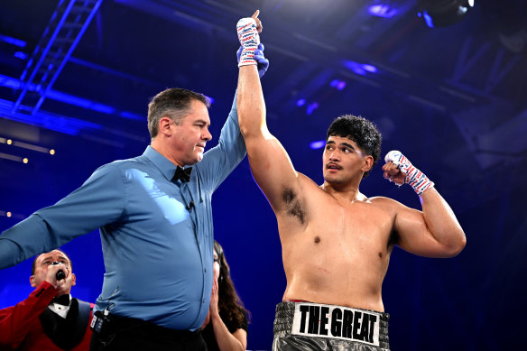 Alex Leapai Junior celebrates a win against New Zealand’s Manusiu Fe’ao in 2024.